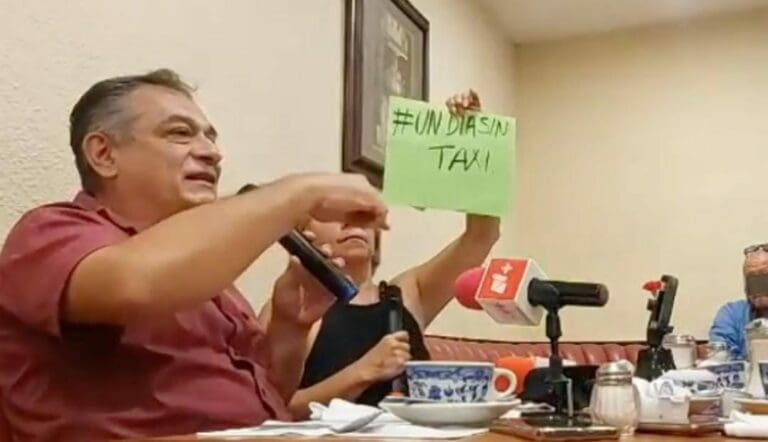 Conductores de Uber dieron a conocer que se unen al día sin taxistas al que han convocado ciudadanos de Cancún.
