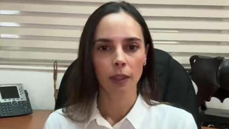 Pide Ana Paty Peralta a los taxistas dejar a un lado las agresiones y acercarse a dialogar