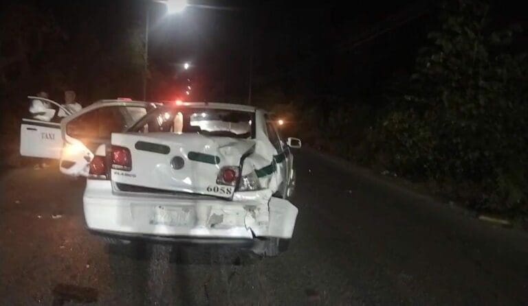 Deja al menos siete lesionados choques múltiple en el fraccionamiento Paseos Nikté de Cancún 