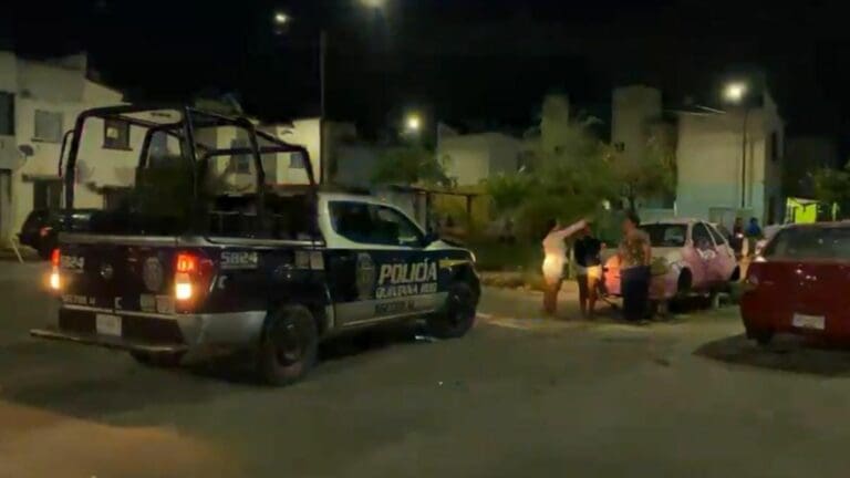 Detienen a joven que fue golpeado por vecinos tras ser acusado de robo, en Villas Otoch Paraíso