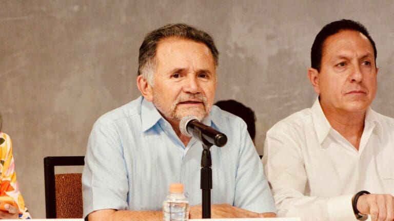 El senador José Luis Pech informó que desde la Cámara Alta impulsará la Ley de Islas, una legislación que han calificado como urgente.