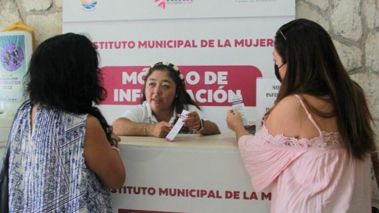 Trabaja Ana Patricia Peralta en empoderamiento de la mujer y combate a la violencia de género