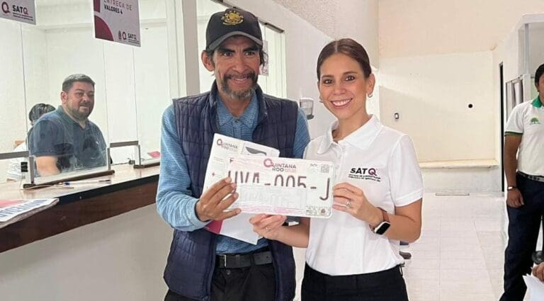 El sistema para el canje de placas ya está operando con normalidad en todo Quintana Roo. Ciudadanos acudieron desde temprana hora a módulos.