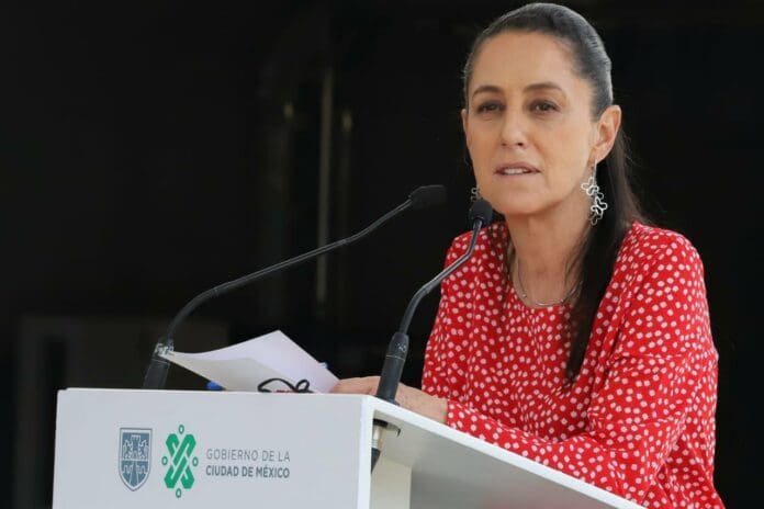 Sheinbaum estaba en Michoacán para “presumir sus logros”, cuando ocurrió el choque del Metro