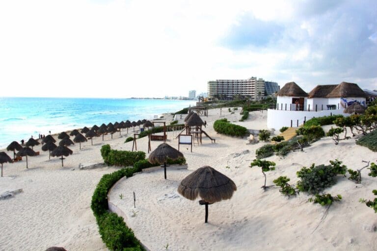 Garantiza gobierno de Ana Patricia Peralta playa limpias de Cancún