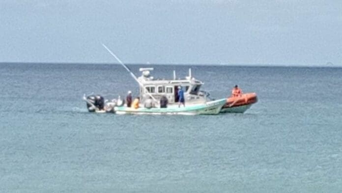 Rescatan embarcación de pescadores que estaba a la deriva al norte de Cozumel