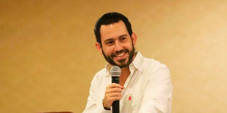 El secretario de Turismo de Quintana Roo, Bernardo Cueto Riestra, confirmó su participación en la Feria Anato.