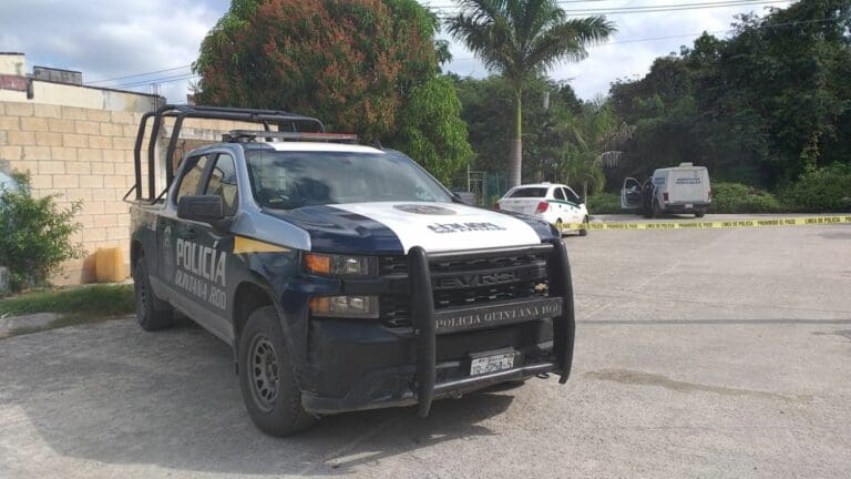 Encuentran en Cancún el cuerpo de un hombre embolsado con huellas de violencia