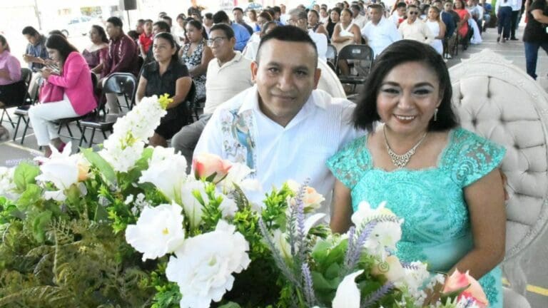 Cien parejas contraen matrimonio en Las Bodas Colectivas 2023 de OPB
