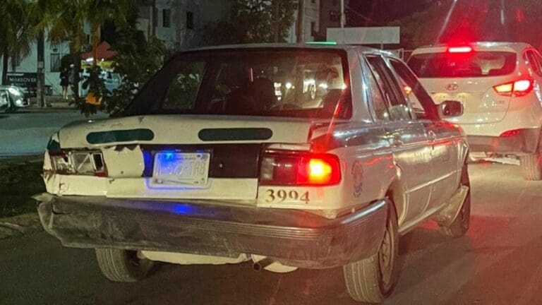 Taxistas de Cancún mandan al corralón a cerca de 250 unidades en mal estado