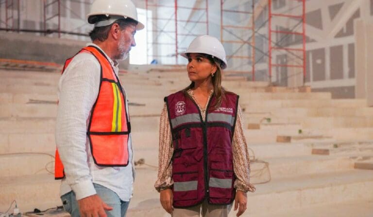 Teatro de Cancún, un espacio para nuestra gente: Mara Lezama