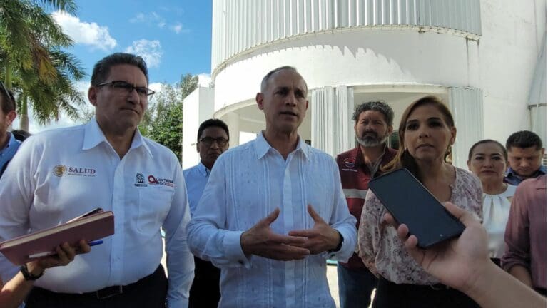 Hugo López-Gatell y la gobernadora Mara Lezama anunciaron que se redoblarán esfuerzos en la lucha contra el dengue.
