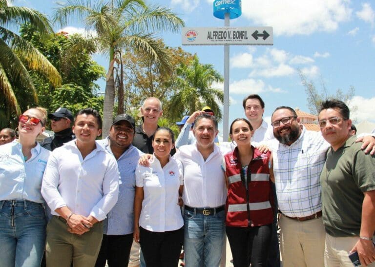 Dignificamos Bonfil con Señalética y servicios públicos: Ana Paty Peralta