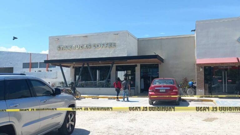 Fiscalía, sin detenidos por presunto asalto en el Starbucks de Tulum