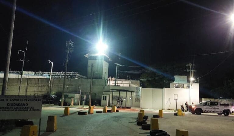 Trasladan a “El 15” a un penal de máxima seguridad en Oaxaca