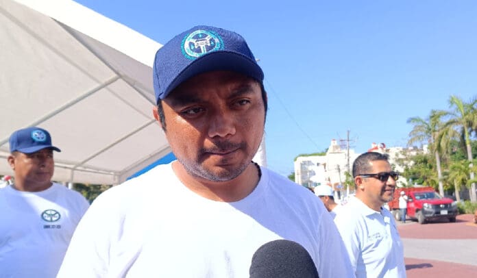 Dirigente de taxistas en Playa del Carmen dice no temerle a Uber