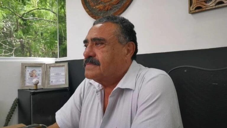 “Chano” Toledo llama traidores a diputados federales que no defendieron cambio de tarifa de CFE “Chano” Toledo llama traidores a diputados federales que no defendieron cambio de tarifa de CFE