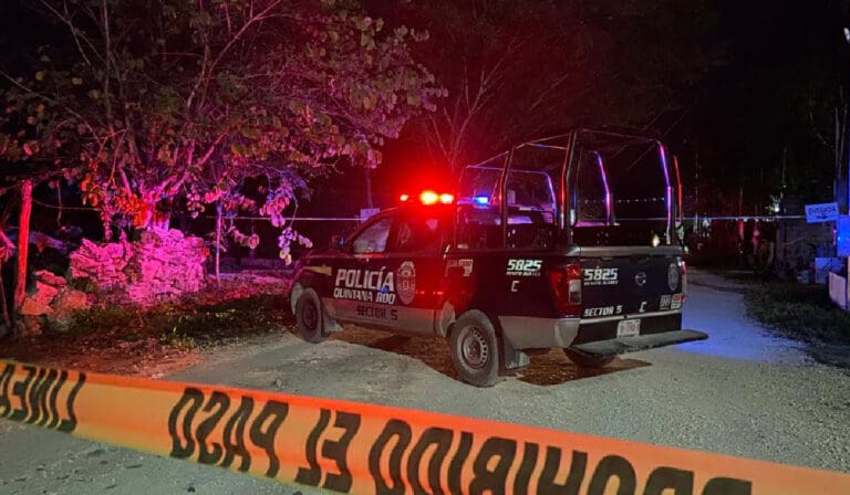 Encuentran dos piernas en un camión recolector de basura, en el relleno sanitario de Cancún