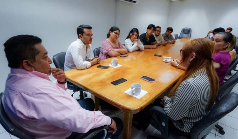 Se reúne Pablo Bustamante con la comunidad estudiantil del Instituto Tecnológico de Cancún