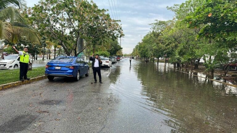 Activan operativo "Tormenta" en Cancún; caen 81 mm de lluvia en minutos