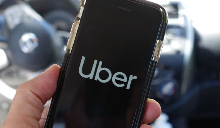 Los socios conductores de Uber no están conformes con los cambios a la Ley de Movilidad, por ello tramitan más amparos.