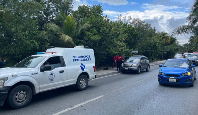 Hallan un cadáver flotando en la laguna Bojórquez de la Zona Hotelera de Cancún 