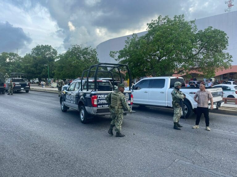 Ministeriales asignados a empresario de los medios, amenazan a reportero en Cancún