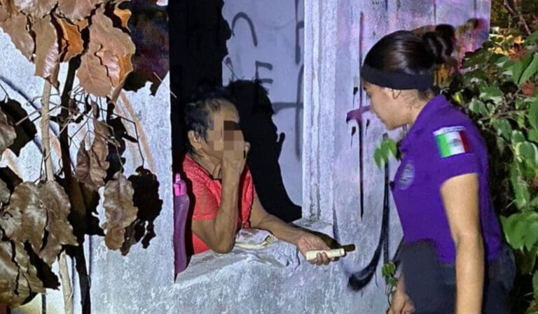 Sexagenaria se refugia en construcción abandonada para huir de violencia doméstica, en Cancún 