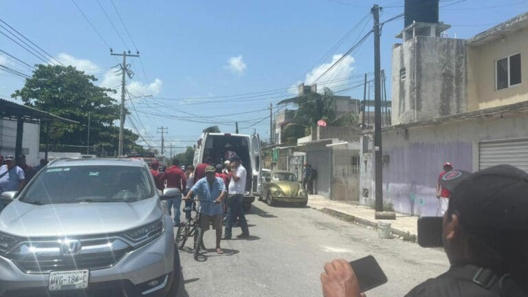 Balean a un trabajador del Ayuntamiento en la Región 100 de Cancún