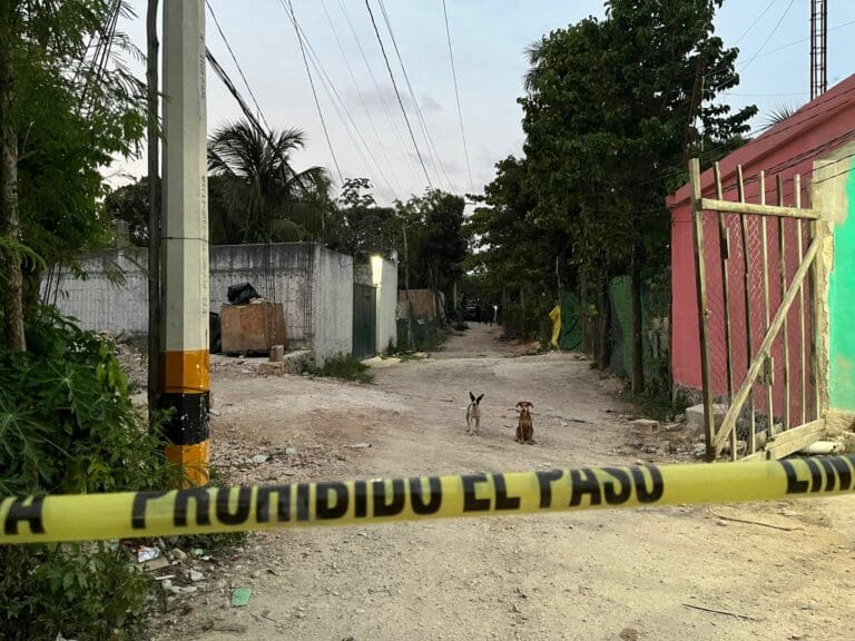 Mujer asesina a dos hombres a balazos en Cancún