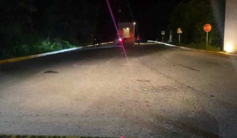 Sujetos armados le dispararon a dos guardias de seguridad en el hotel Royalton Riviera Cancún y después huyeron.