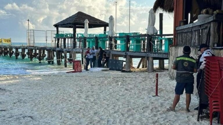 Muere ahogado un bañista en la playa Caracol de Cancún