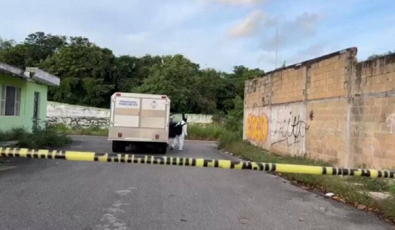 Una custodia del Cereso fue asesinada en las inmediaciones de la cárcel de Cancún. Unos sujetos armados la interceptaron.