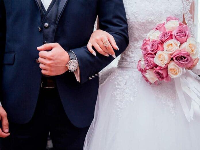 Mujer considera cancelar su boda porque su novio vegano no quiere carne en la cena de recepción