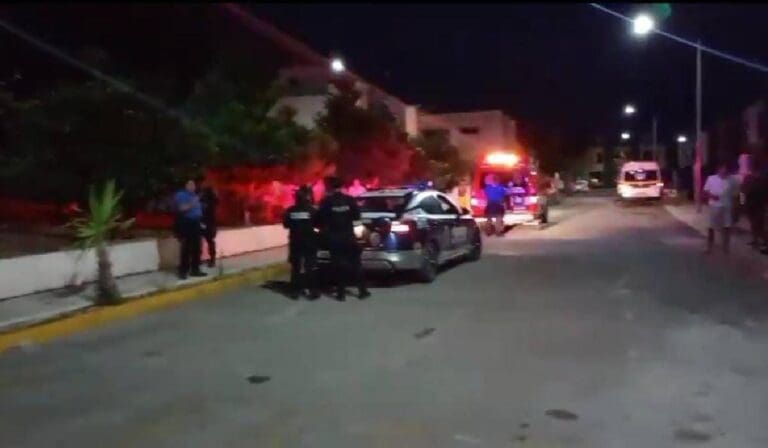 Un ataque armado ocurrió la noche de este domingo en la Supermanzana 258 de Cancún. Dos personas fueron lesionadas.