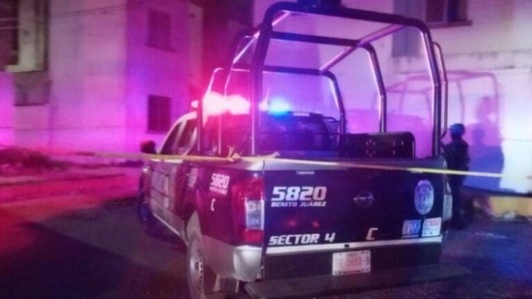 Dos sujetos fueron asesinados en Cancún, en calles de la Región 259, Villas Otoch Paraíso, la noche de este sábado.