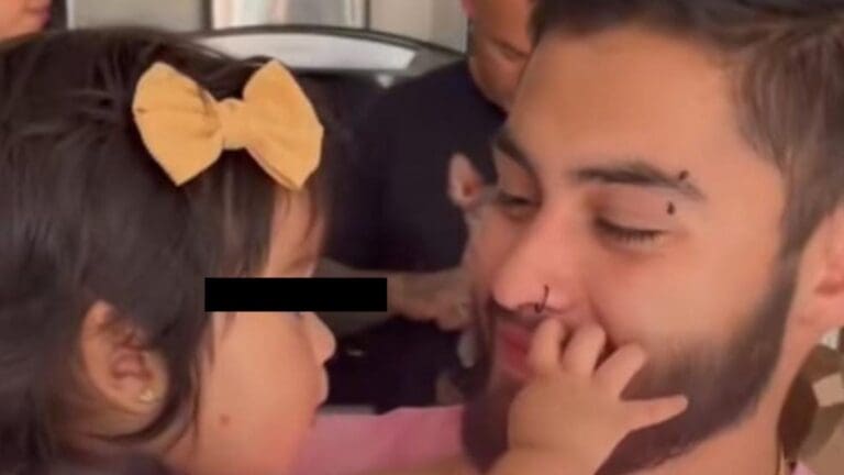 Una familia denuncia los malos tratos y abusos de parte de los agentes de Migración, que retienen a un colombiano sin razón en el AIC.