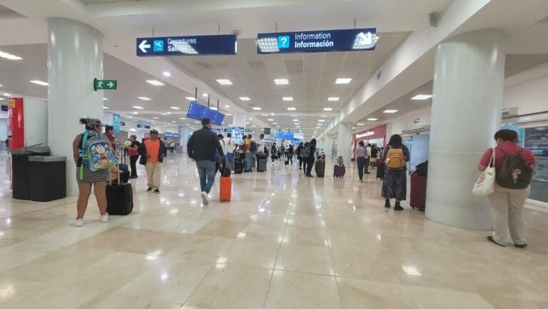El aeropuerto de Cancún, el de la Ciudad de México y el de Tijuana fueron usados por agentes de Estados Unidos para lavar dinero del narco.