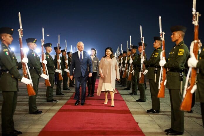 Así fue la llegada de los Reyes de Suecia a México