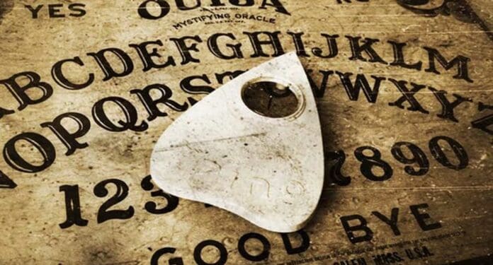Estudiantes de primaria en Puebla se desmayan tras jugar con la ouija