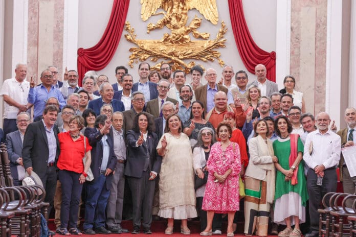 Más de 200 intelectuales firmaron un manifiesto en apoyo a Xóchitl Gálvez