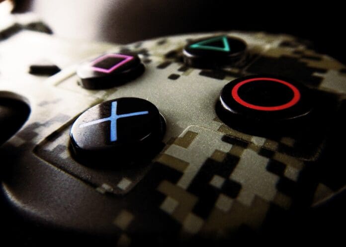 Gamer viaja 14 horas para atacar a martillazos a compañero de videojuegos que lo molestaba
