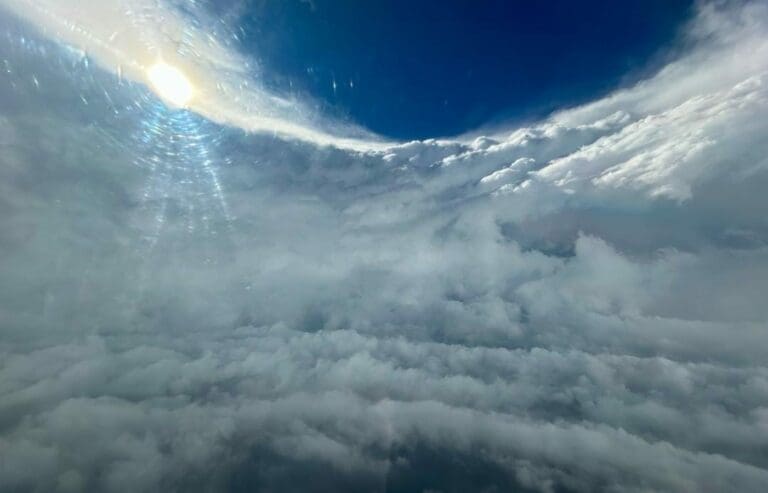 Quintana Roo ha entrado en alerta amarilla ante la cercanía del huracán “Beryl”, que por ahora se mantiene como categoría 4.