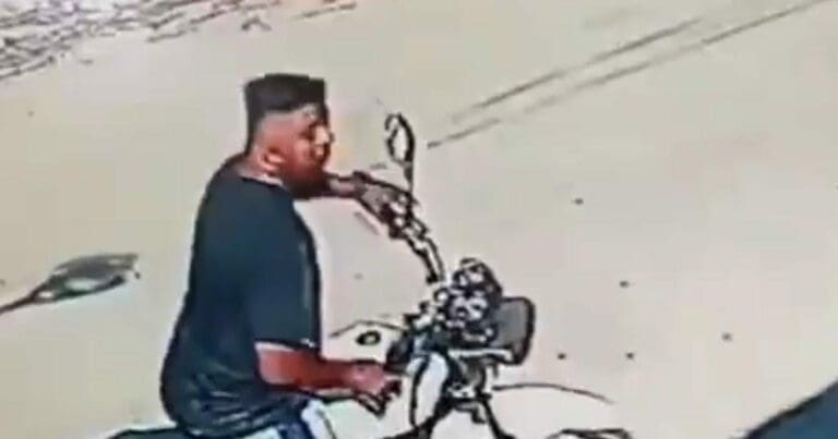 Separan de la corporación a policía de Cancún que enseñó sus partes íntimas a mujeres y niños y que fue grabado.