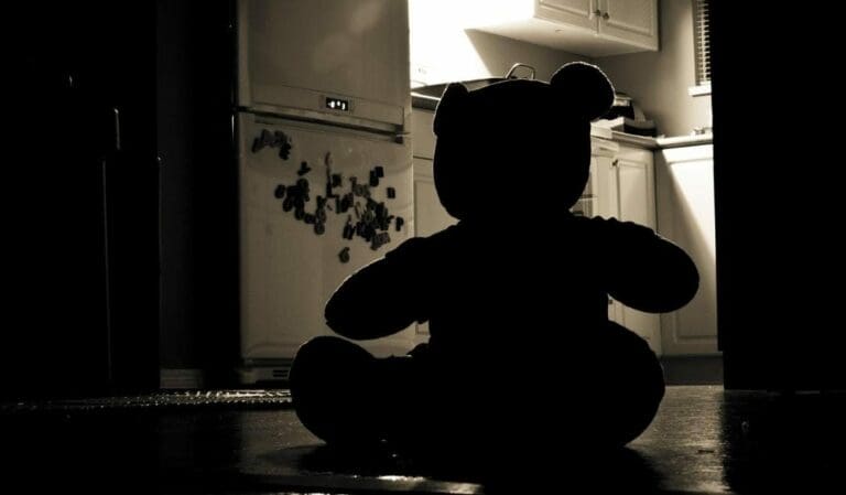 Las autoridades han rescatado a una menor colombiana en Cancún y quien es víctima de abuso. Un adulto la había llevado a vivir con él.