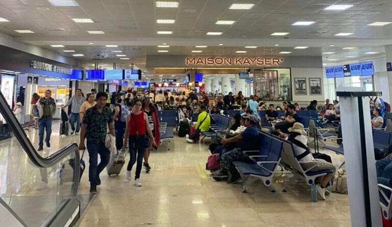 Todo ha vuelto a la nomalidad en el aeropuerto de Cancún luego de la falla tecnológica global del pasado viernes.