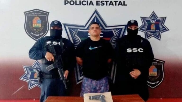 Un ciudadano de origen cubano fue detenido en Cancún. Ha sido señalado de estar presuntamente relacionado con robos a comercios.