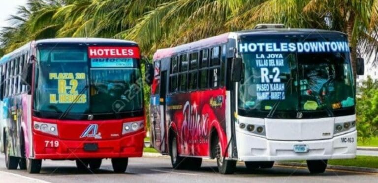 Denuncian que choferes de combis de Cancún y camiones de Zona Hotelera están cobrando 5 pesos de más a pasajeros.