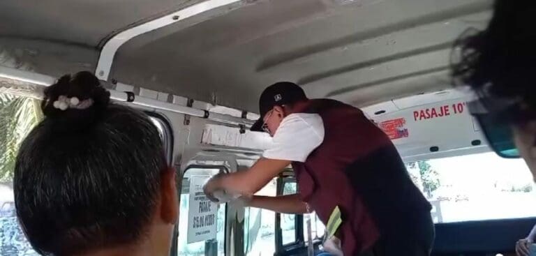 Tras denuncias de los ciudadanos, el Imoveqroo retira anuncios del supuesto incremento en combis en Cancún.