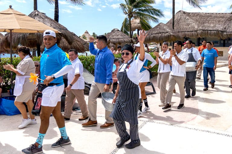 "Septihambre" amenaza economía de trabajadores de Playa del Carmen y Cancún